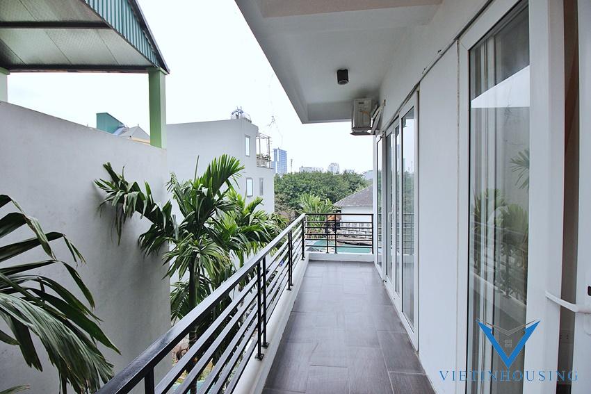 Tay Ho区Nhat Chieu通りにある広々とした2ベッドルーム賃貸アパート