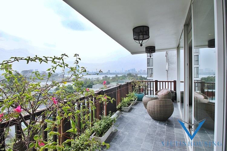 Ha Noi , Tay Ho , Dang Thai Maiの湖の景色を望む豪華な3ベッドルームアパートメント