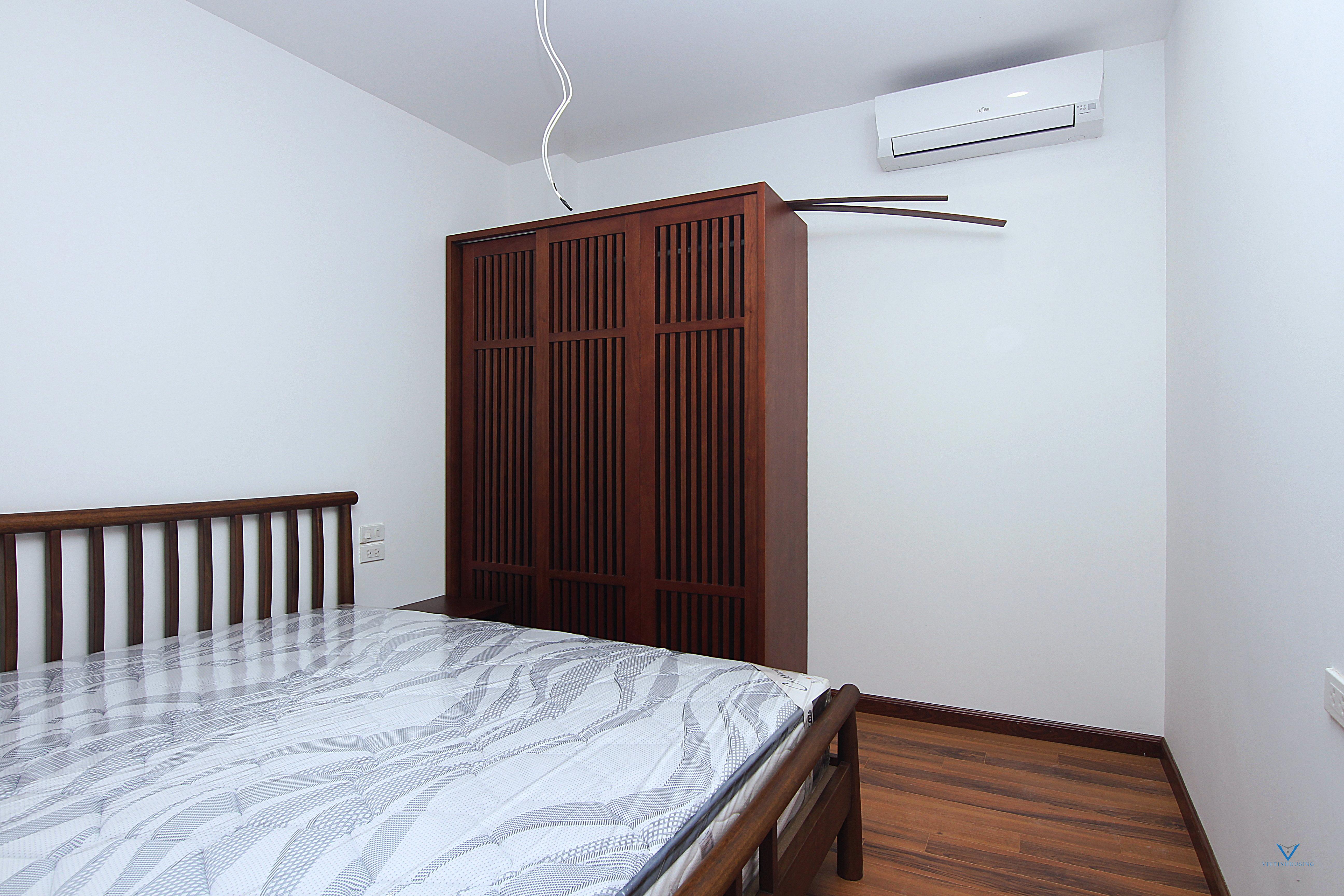 ハノイ市タイホエリアの素敵な02ベッドルーム賃貸