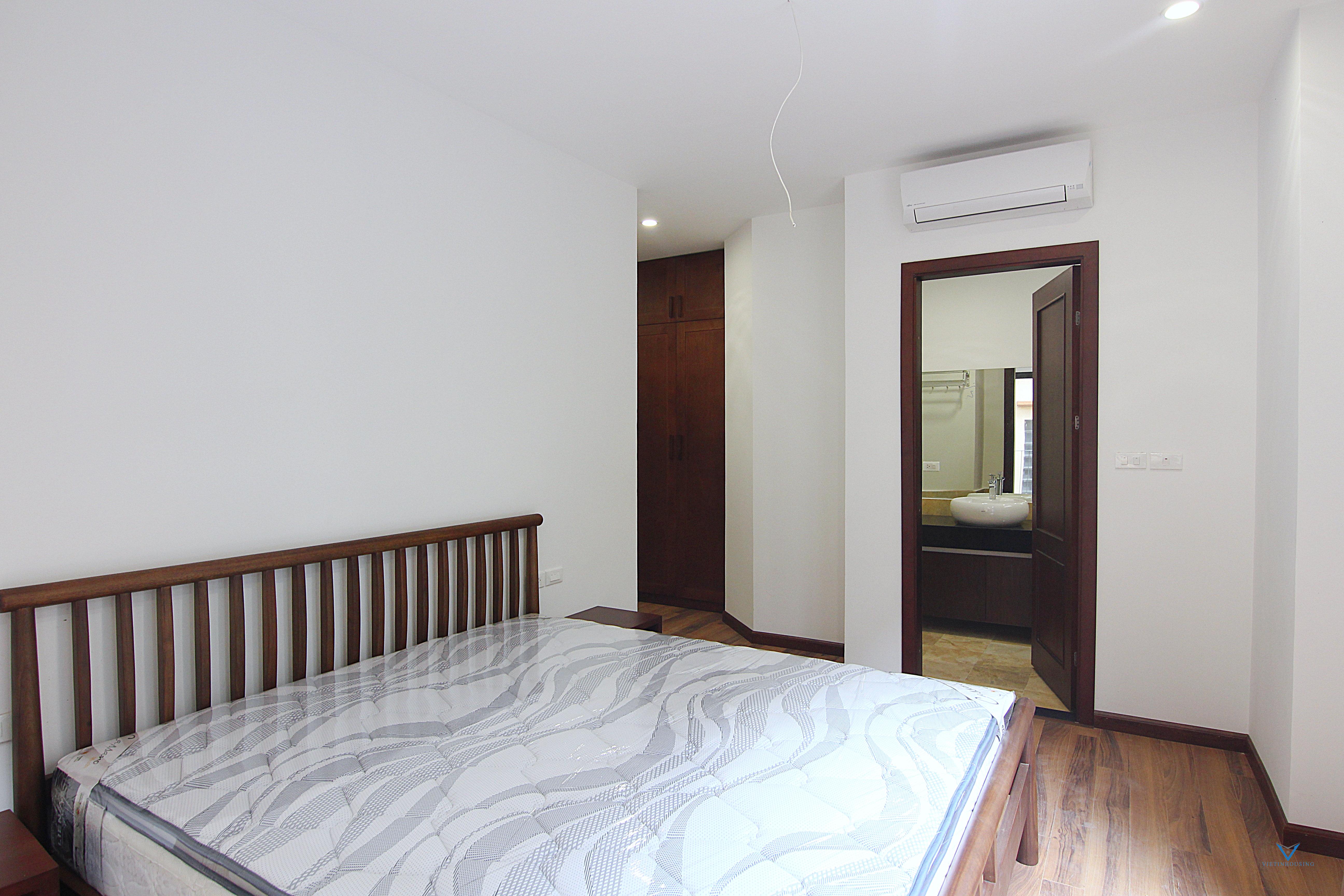 ハノイ市タイホエリアの素敵な02ベッドルーム賃貸