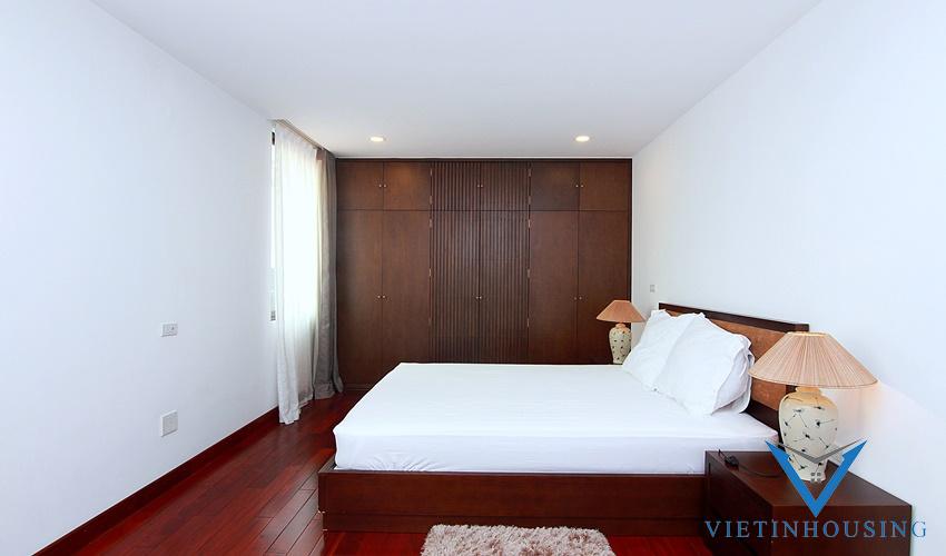 Tay Ho区にある、モダンなデザイン、豪華な家賃の2ベッドるムサービスアパート